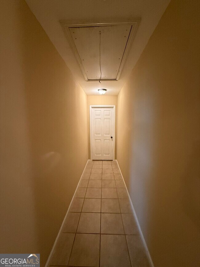 Building Photo - 504 First Down Ct