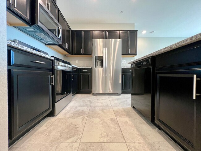 Building Photo - Modern 2-Bedroom Townhome Near Allegiant S...