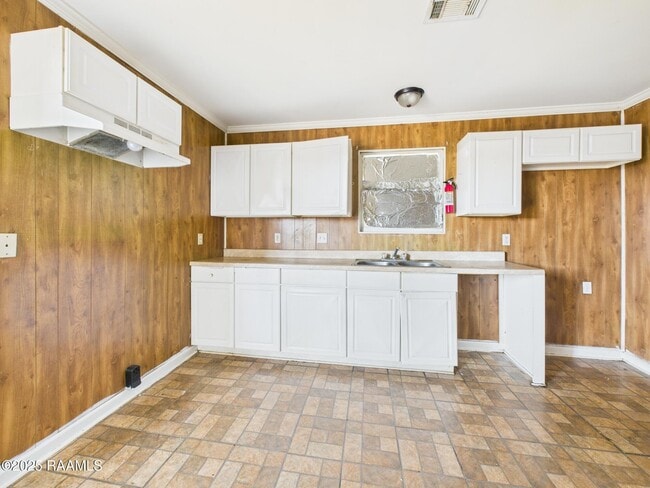 Building Photo - 125 Sternberg Dr