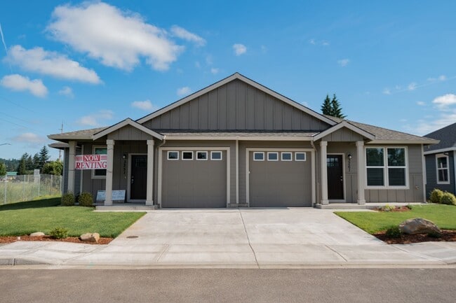 Building Photo - Wonderful 2BD Duplex in Great Washougal Lo...