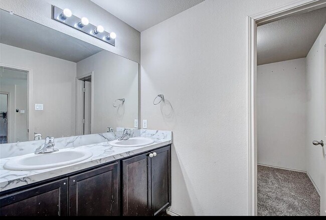 Building Photo - 20351 Louetta Reach Dr