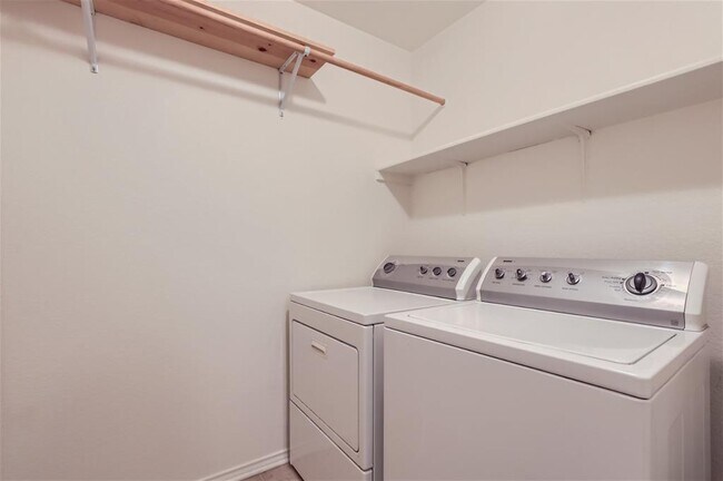 Building Photo - 5521 Victory Gallop Dr