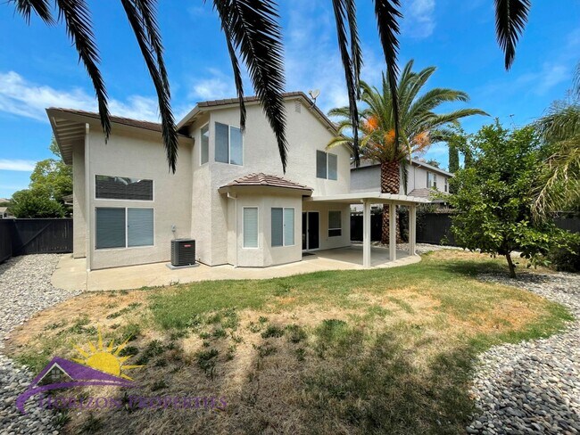 Building Photo - Spacious 5 Bed 3 Bath 2,136 Sq. Ft. Sheldon Pacific Home in Elk Grove