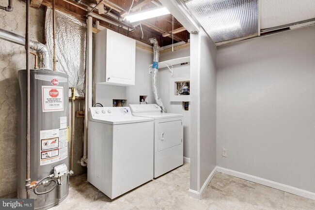 Building Photo - 304 Crescendo Way