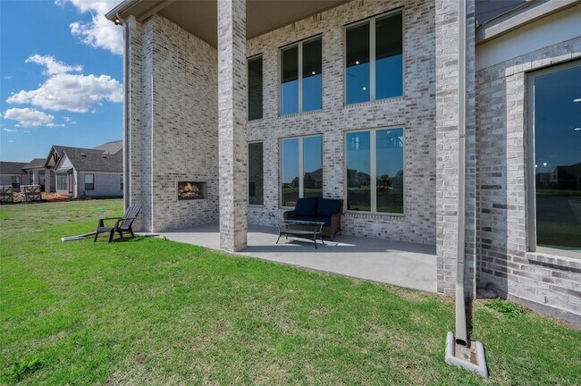 Building Photo - 1405 Gairloch Dr