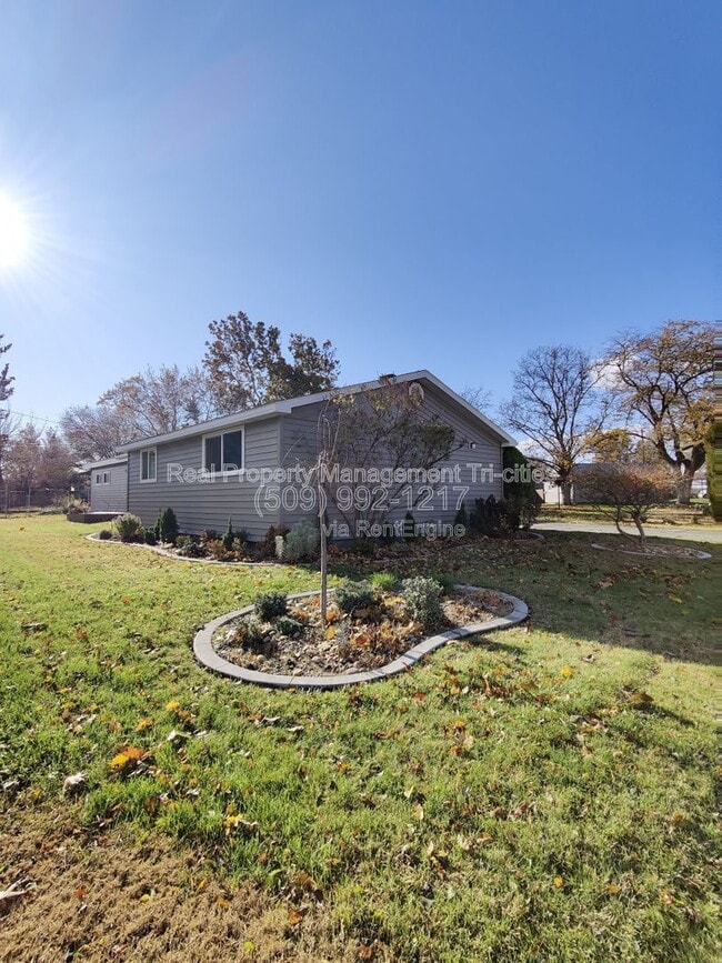 Building Photo - 1607 Putnam St