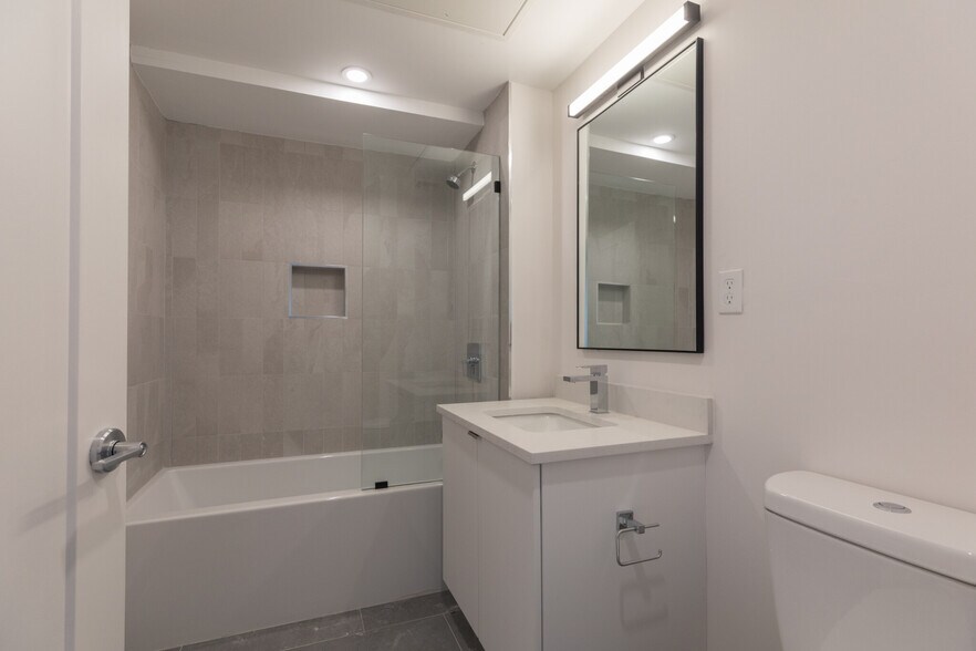 Building Photo - 29 Lenox St