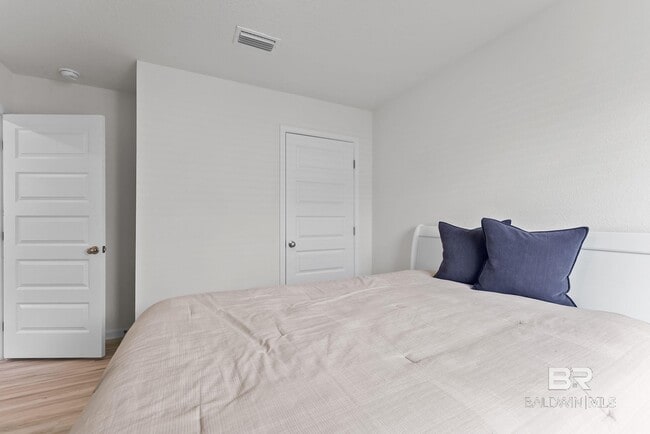 Building Photo - 15807 Laurelbrooke Lp