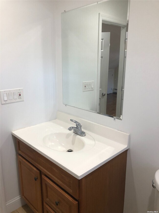 Building Photo - 231 Evergreen Ave