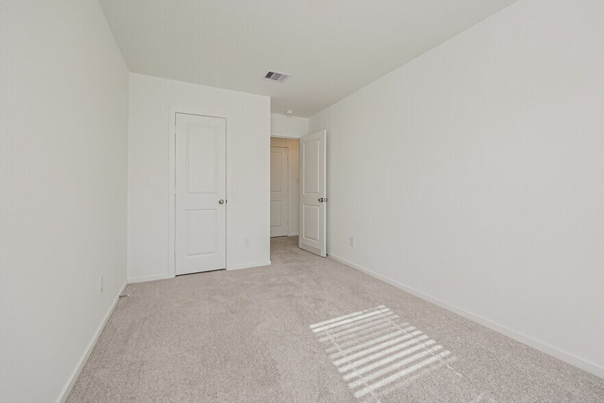 Building Photo - 2613 Shady Cedar Ct