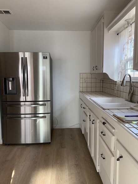 Building Photo - 1734 Spruce Ave