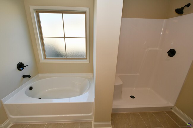 Building Photo - 204 Otters Rdg Dr