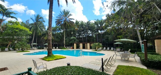 Building Photo - 6692 W Sample Rd