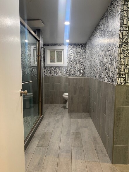 Bathroom - 8828 Harratt St
