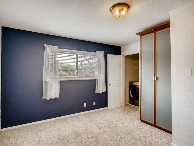 Building Photo - 7914 Mullen Dr