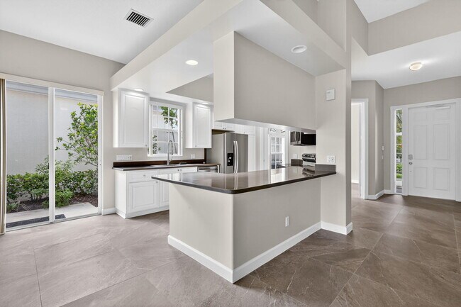 Building Photo - 8257 Rosalie Ln