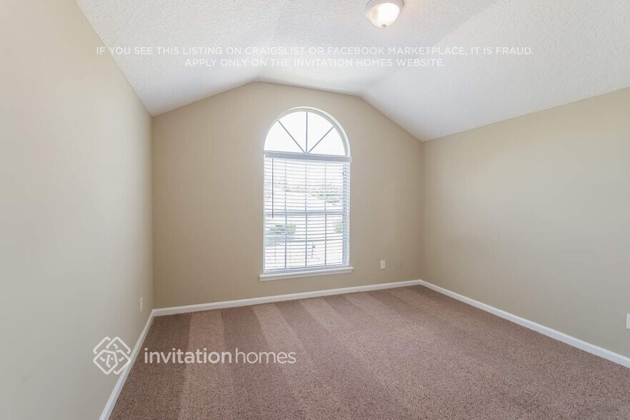 Building Photo - 13742 Fish Eagle Dr W