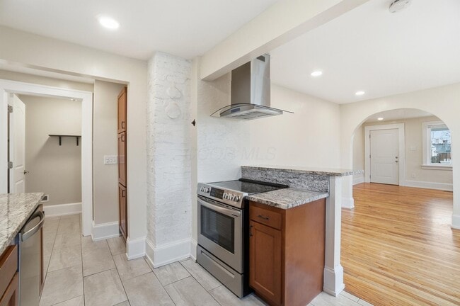 Building Photo - 270 S Cypress Ave