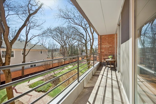 Building Photo - 630 Vernon Ave