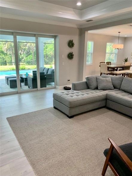 Building Photo - 2129 Lorraine Dr