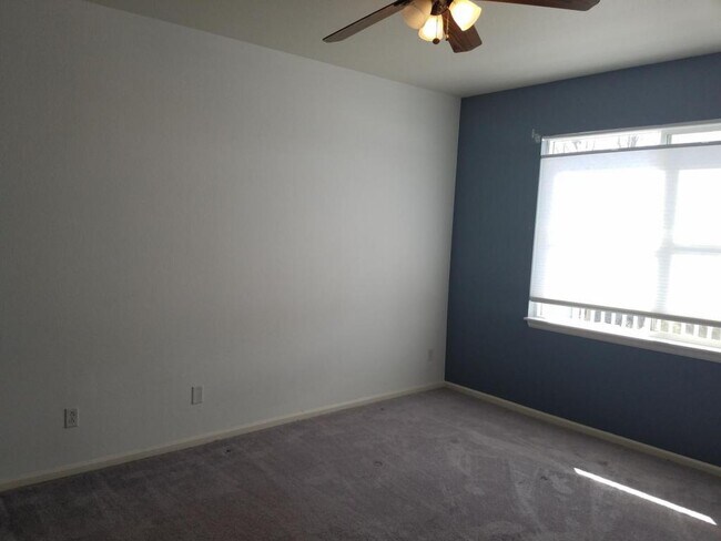 Building Photo - 640 Gooseberry Dr