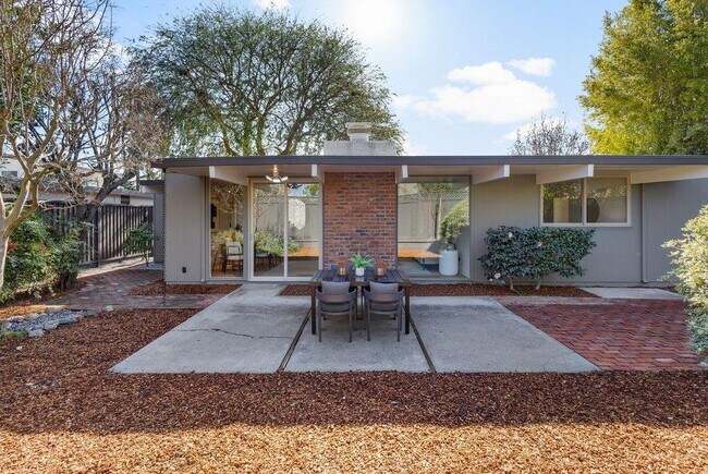 Building Photo - 729 Stendhal Ln