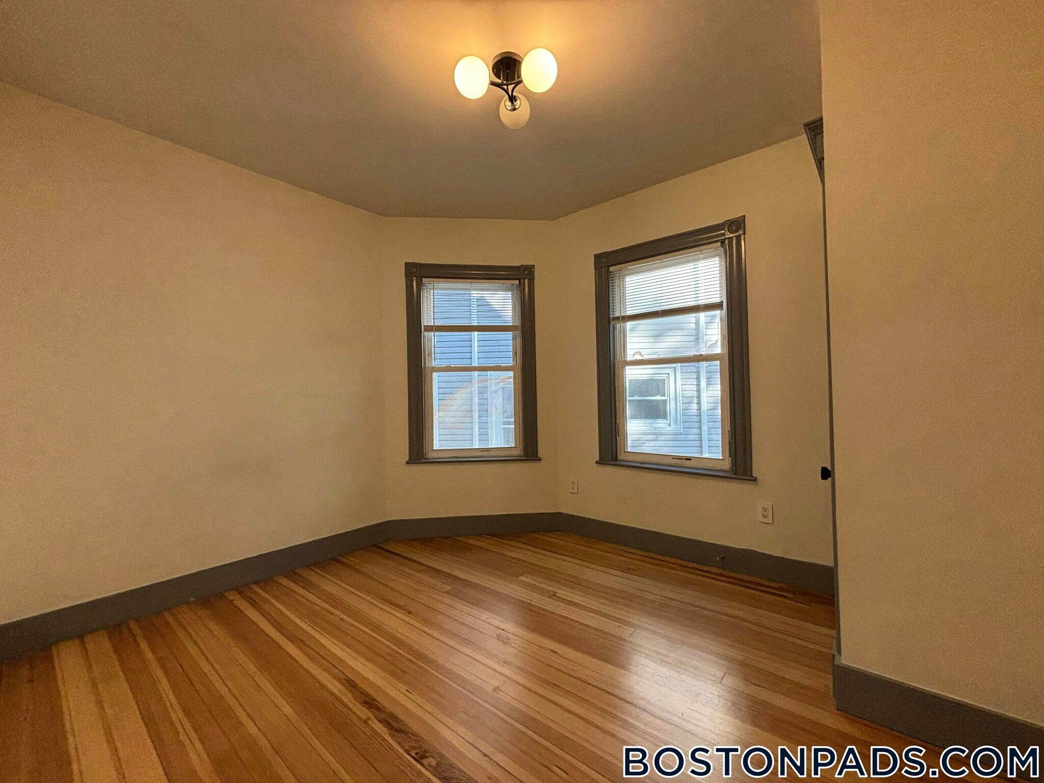 Building Photo - 41 Long Ave