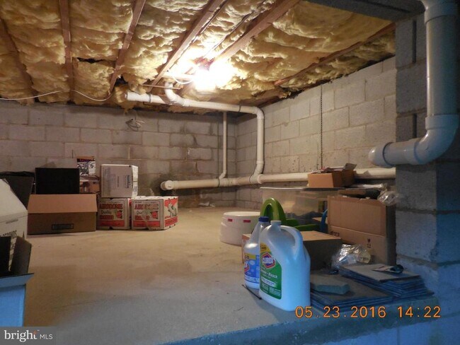 Building Photo - 8 Azalea Ln