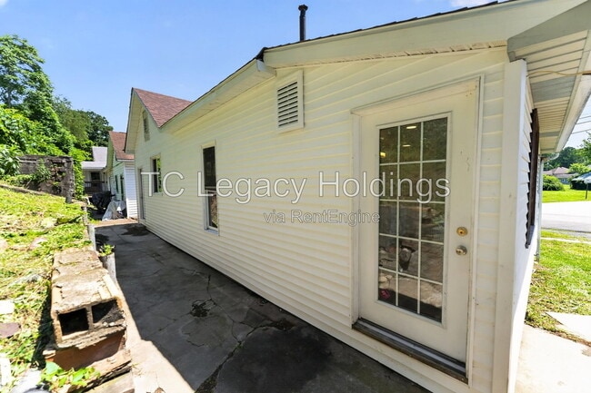 Building Photo - 87 Crisfield St