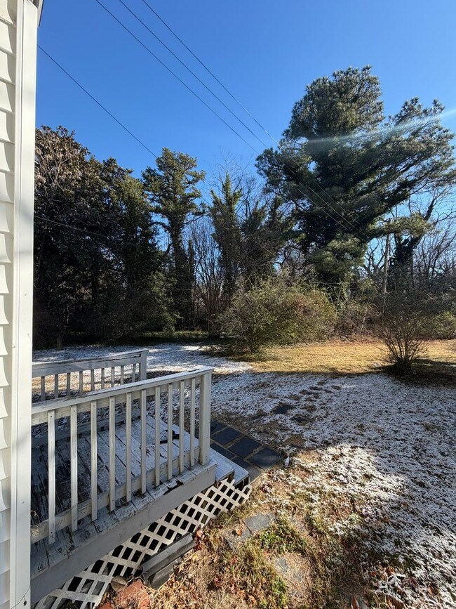 Building Photo - Charming 4bdrm/1.5bth Home Located in Richmond's North Highland Park w/Balcony!!