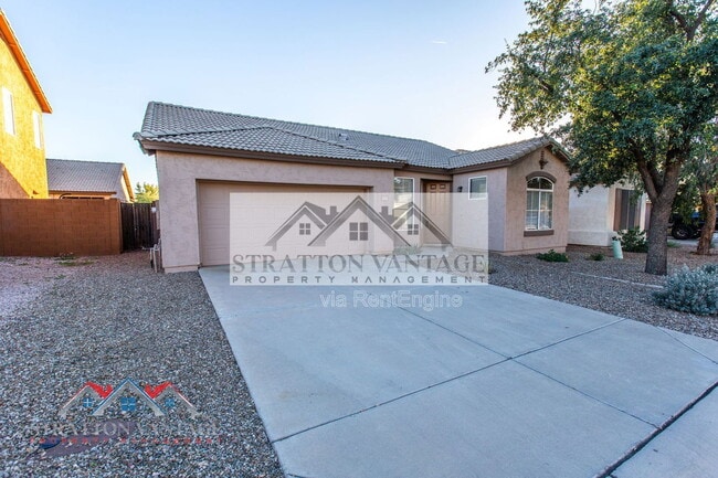 Building Photo - 1131 E Ferrara St