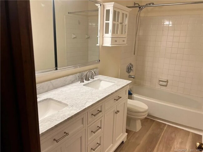 Building Photo - 71 Aiken St