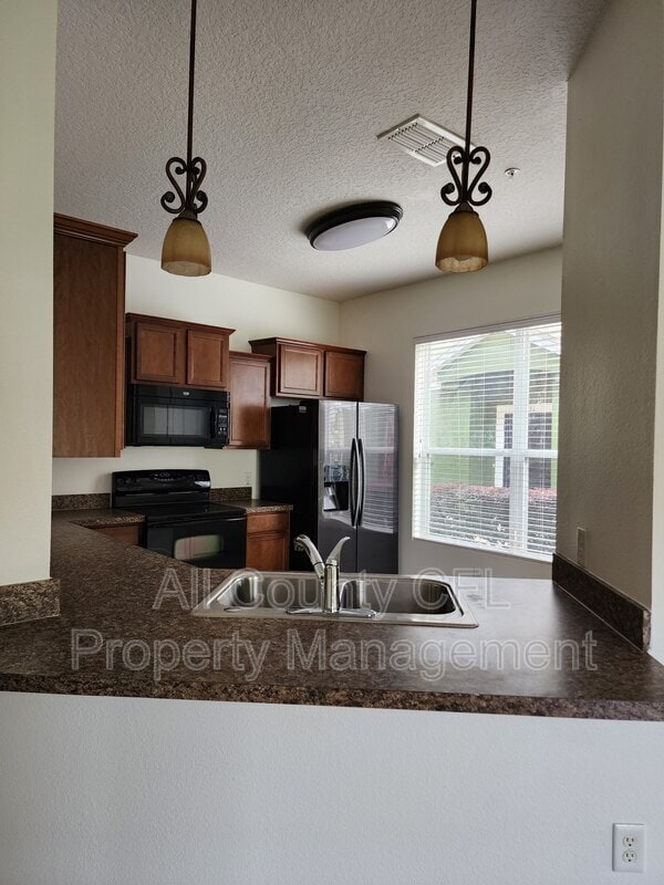 Building Photo - 1535 Broken Oak Dr