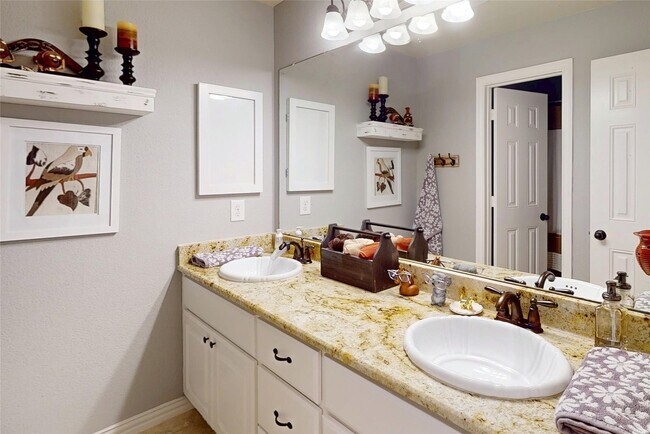 Building Photo - 25003 Stratton Meadows Dr