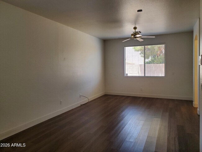 Building Photo - 2430 E Darrel Rd