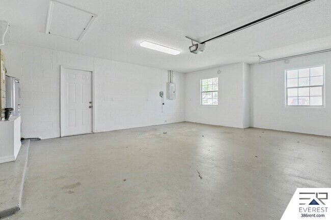 Building Photo - 59 Woodlawn Dr