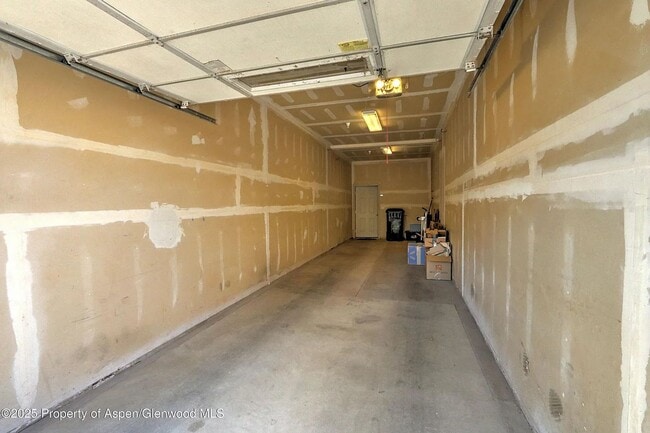 Building Photo - Spacious 3-Bedroom Condo with Scenic Views