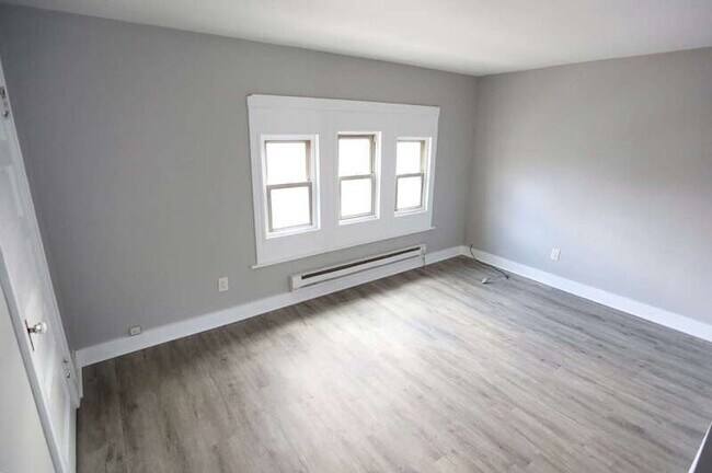 Building Photo - 1403 Turner Ave NW