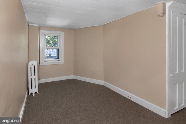 Building Photo - 25 Greenview Ave