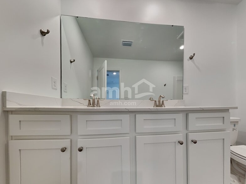 Building Photo - 108 Slice Dr