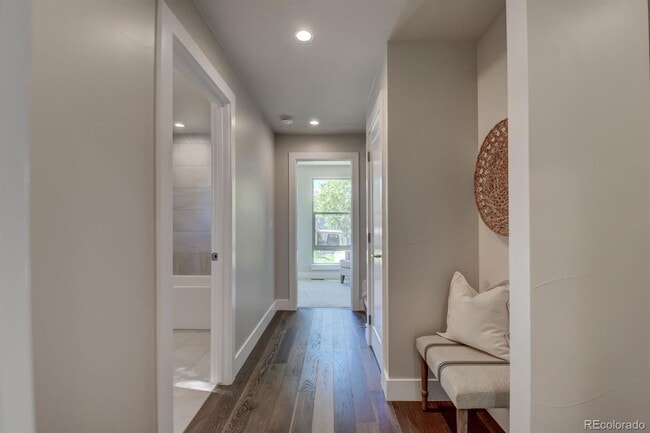 Building Photo - Cherry Creek Townhome - 4 Bed, 4 Bath, Detached Garage