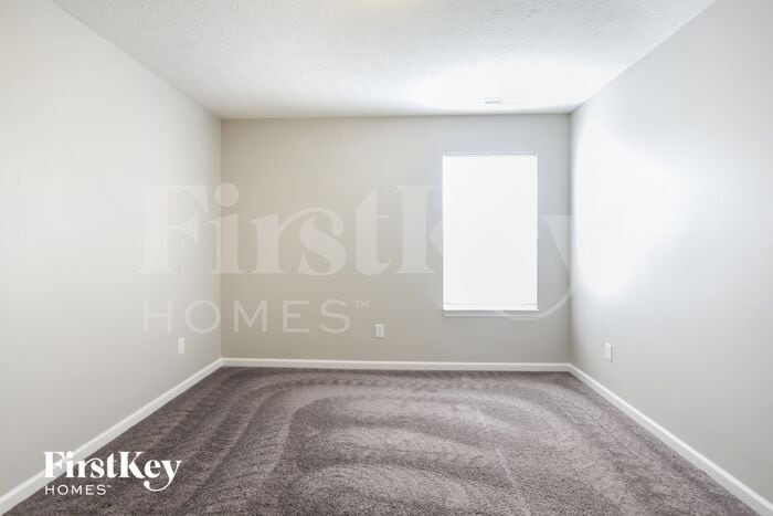 Building Photo - 380 Thunderwood Dr