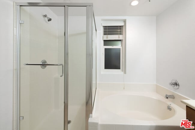 Building Photo - 6020 S Seabluff Dr