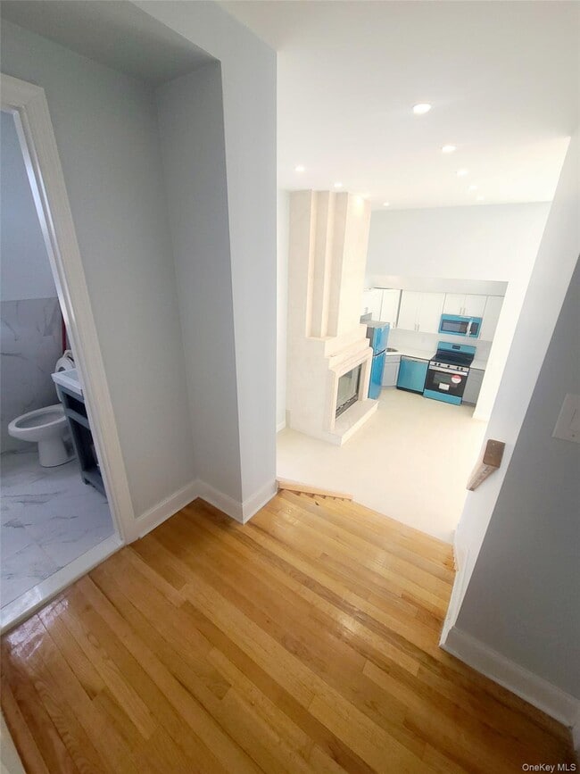 Building Photo - 67-39 Clyde St