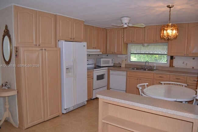 Building Photo - 1620 SW 64th Way