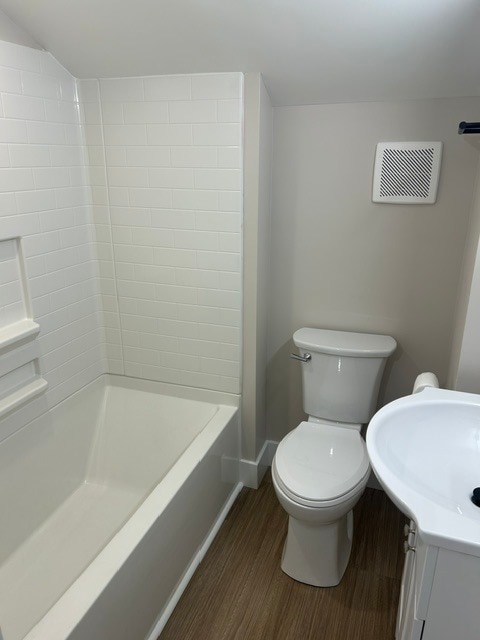 bathroom - 71 Dreamland Park Dr