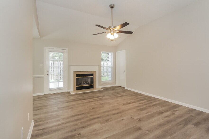 Building Photo - 10509 Brawley Ln