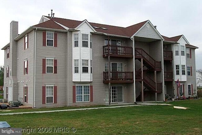 Primary Photo - 100 Timberlake Terrace
