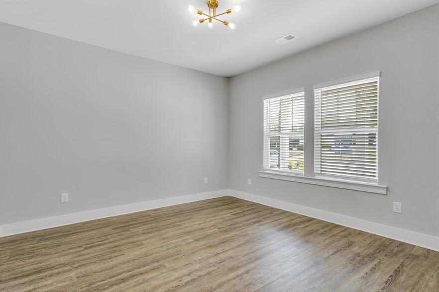 formal dining room - 197 Dillon Cir