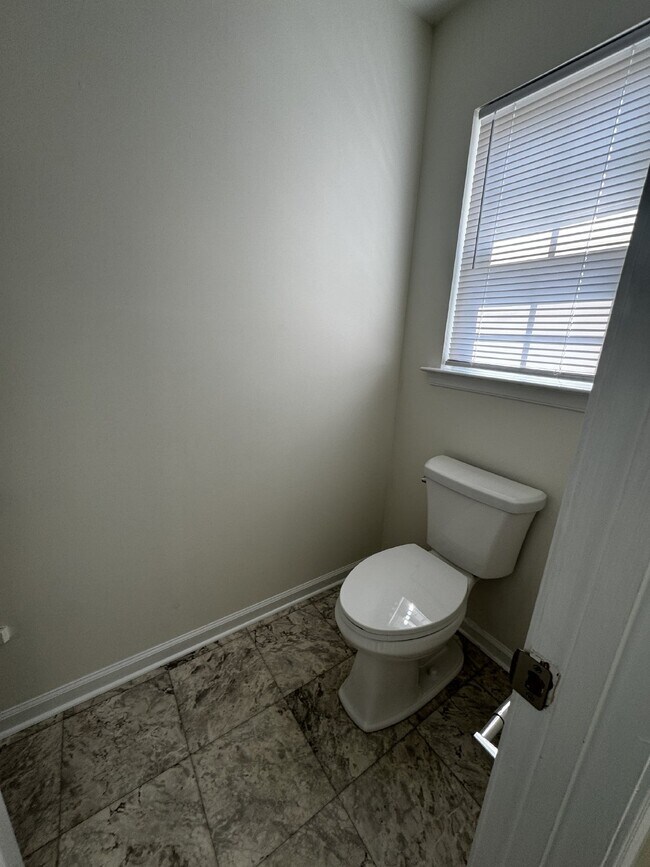 Building Photo - Charming 4 Bed, 2.5 Bath Home in Frederick...